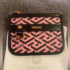 Woman’s belt wallet